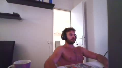 Snapshot of alphah_hunk chatting on July 26, 3:19 pm alphah_hunk online show from July 26, 3:19 pm