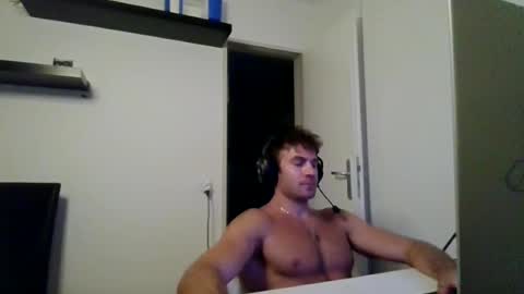 Snapshot of alphah_hunk chatting on July 30, 6:40 pm alphah_hunk online show from July 30, 6:40 pm