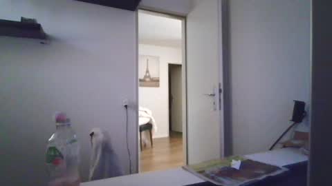 Snapshot of alphah_hunk chatting on August 3, 4:44 pm alphah_hunk online show from August 3, 4:44 pm