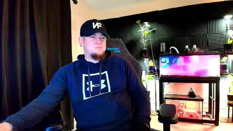 Snapshot of alphanuts101 chatting on November 21, 5:33 pm Ryno online show from November 21, 5:33 pm