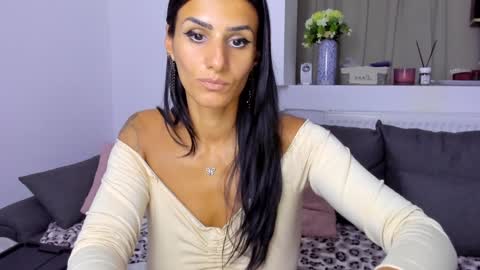 Snapshot of alphaqueenx chatting on September 20, 9:16 pm Michelle online show from September 20, 9:16 pm