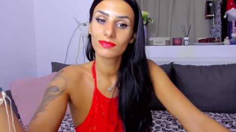 Snapshot of alphaqueenx chatting on September 21, 8:21 pm Michelle online show from September 21, 8:21 pm