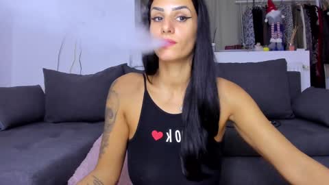 Snapshot of alphaqueenx chatting on October 6, 9:45 pm Michelle online show from October 6, 9:45 pm