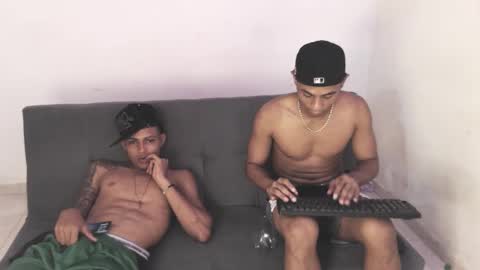 alphas_latins online show from June 10, 6:34 am