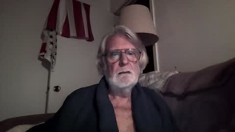 Snapshot of alphauniform chatting on December 8, 1:25 pm AlphaUniform online show from December 8, 1:25 pm