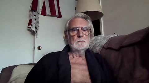 Snapshot of alphauniform chatting on January 10, 6:17 pm AlphaUniform online show from January 10, 6:17 pm