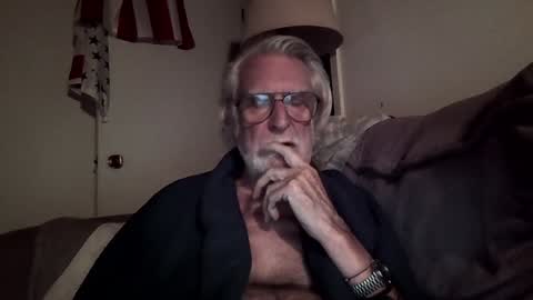 Snapshot of alphauniform chatting on January 10, 11:08 pm AlphaUniform online show from January 10, 11:08 pm