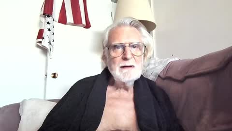 Snapshot of alphauniform chatting on January 12, 4:29 pm AlphaUniform online show from January 12, 4:29 pm