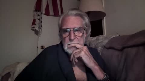 Snapshot of alphauniform chatting on January 13, 1:06 pm AlphaUniform online show from January 13, 1:06 pm