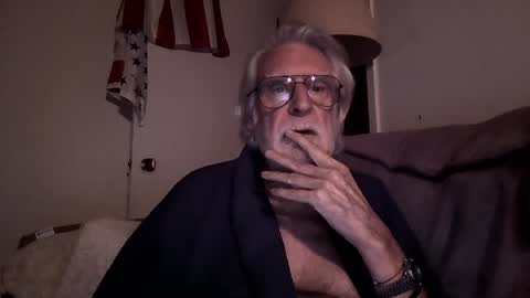 Snapshot of alphauniform chatting on January 15, 11:53 am AlphaUniform online show from January 15, 11:53 am