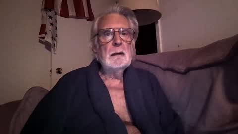 Snapshot of alphauniform chatting on January 16, 12:31 pm AlphaUniform online show from January 16, 12:31 pm