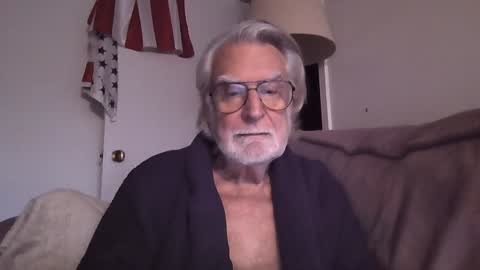 Snapshot of alphauniform chatting on January 25, 2:58 pm AlphaUniform online show from January 25, 2:58 pm