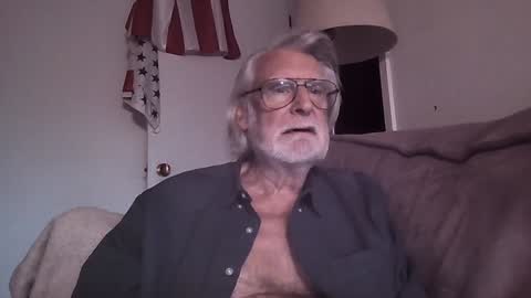 Snapshot of alphauniform chatting on January 31, 1:45 pm AlphaUniform online show from January 31, 1:45 pm