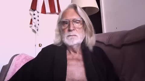 Snapshot of alphauniform chatting on September 15, 3:12 pm AlphaUniform online show from September 15, 3:12 pm