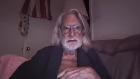 Snapshot of alphauniform chatting on September 16, 3:18 am AlphaUniform online show from September 16, 3:18 am