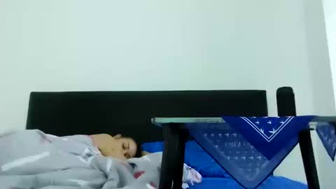 Snapshot of alpsxsiberia chatting on December 17, 4:18 am Dan Nati online show from December 17, 4:18 am