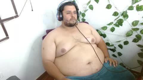 Snapshot of altairstudiosboy chatting on October 9, 3:15 am Jhosep online show from October 9, 3:15 am