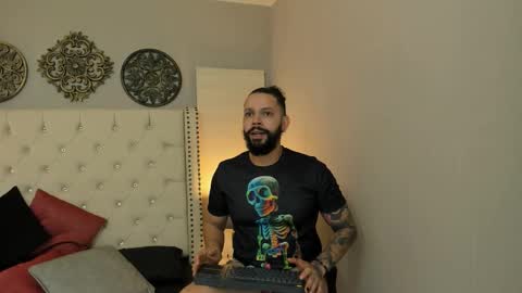 Snapshot of alukardbig chatting on October 17, 8:00 pm alukardbig online show from October 17, 8:00 pm