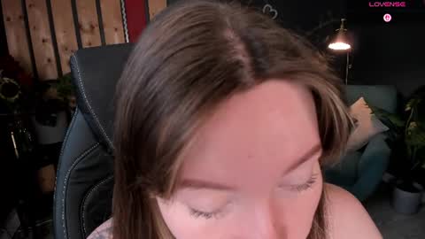 Lilu online show from July 28, 5:47 am