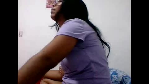 Snapshot of aly826805 chatting on December 24, 12:22 am analia online show from December 24, 12:22 am