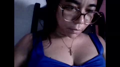 Snapshot of aly826805 chatting on March 6, 10:58 pm analia online show from March 6, 10:58 pm