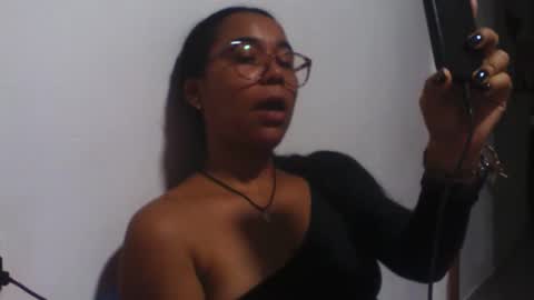 Snapshot of aly826805 chatting on September 13, 4:34 am analia online show from September 13, 4:34 am