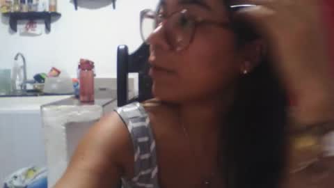 Snapshot of aly826805 chatting on September 21, 3:19 am analia online show from September 21, 3:19 am