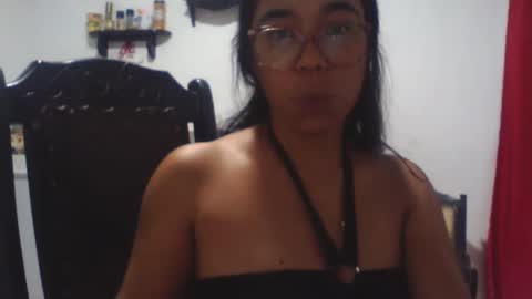 Snapshot of aly826805 chatting on September 22, 3:30 am analia online show from September 22, 3:30 am