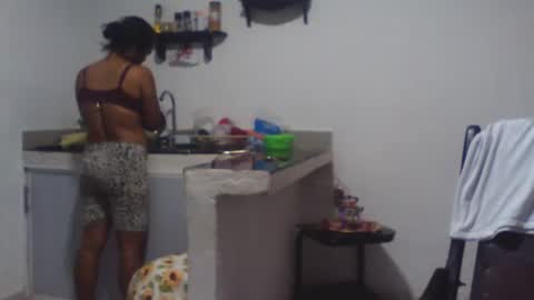 Snapshot of aly826805 chatting on September 24, 4:16 am analia online show from September 24, 4:16 am