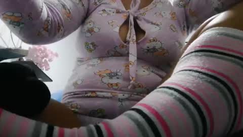 Snapshot of aly826805 chatting on October 24, 3:47 am analia online show from October 24, 3:47 am