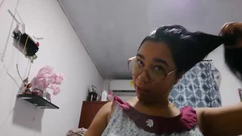 Snapshot of aly826805 chatting on October 27, 2:59 am analia online show from October 27, 2:59 am