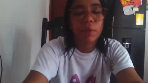 Snapshot of aly826805 chatting on November 17, 5:41 pm analia online show from November 17, 5:41 pm