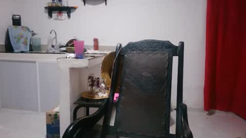 Snapshot of aly826805 chatting on November 24, 3:28 am analia online show from November 24, 3:28 am