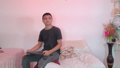 Snapshot of aly_n_sebas chatting on July 25, 3:26 am aly_n_sebas online show from July 25, 3:26 am