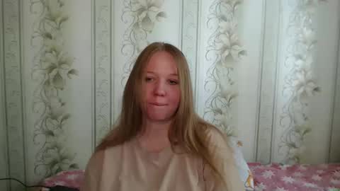 alya764770 online show from May 15, 11:23 pm
