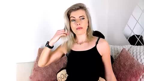 aly online show from March 15, 10:10 am