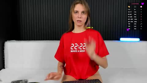 Snapshot of alyona_24 chatting on November 10, 1:32 pm Alena online show from November 10, 1:32 pm