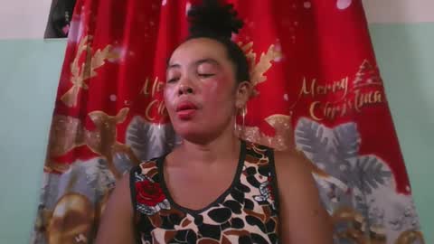 Snapshot of alypierette chatting on November 28, 7:44 am alypierette online show from November 28, 7:44 am