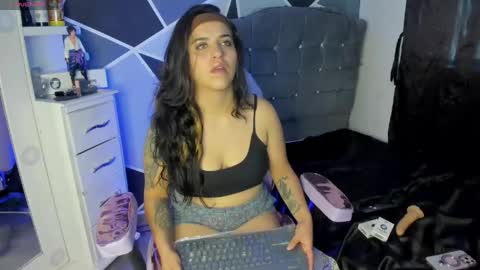 Snapshot of alysa_magic chatting on June 1, 5:36 pm alysa magic online show from June 1, 5:36 pm