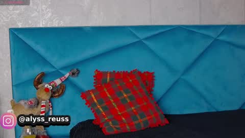 Snapshot of alyseruss chatting on February 17, 11:20 pm Alyse online show from February 17, 11:20 pm