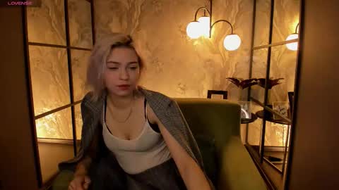 Snapshot of alysiasun chatting on October 4, 1:53 pm Alysia online show from October 4, 1:53 pm
