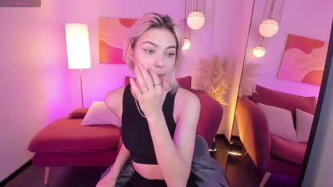 Alysia online show from November 4, 6:45 am