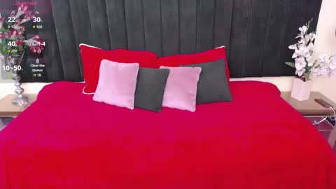 ALYSON Y ETHAN online show from January 19, 1:15 pm