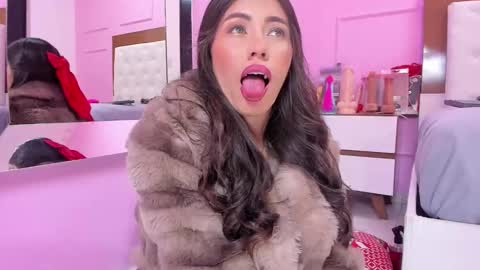 Snapshot of alysonjackson chatting on December 4, 7:44 pm alysonjackson online show from December 4, 7:44 pm