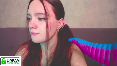 Snapshot of alyssa__scarlet chatting on November 11, 9:42 am Alyssa online show from November 11, 9:42 am