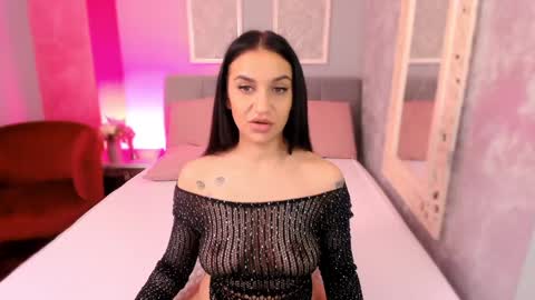 Snapshot of alyssaanne chatting on February 4, 6:25 am Alyssa online show from February 4, 6:25 am