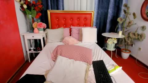 Snapshot of alyssaanne chatting on October 25, 4:53 am Alyssa online show from October 25, 4:53 am