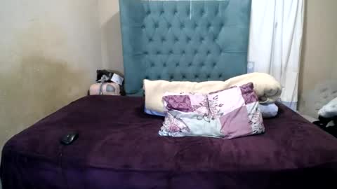 alyssabrownx online show from June 19, 3:27 pm
