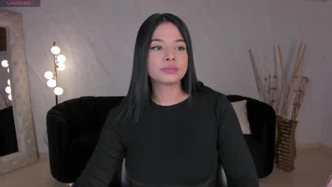 Snapshot of alyssadean_ chatting on May 4, 11:17 am Aly online show from May 4, 11:17 am