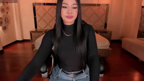 Snapshot of alyssadean_ chatting on June 3, 11:13 am Aly online show from June 3, 11:13 am